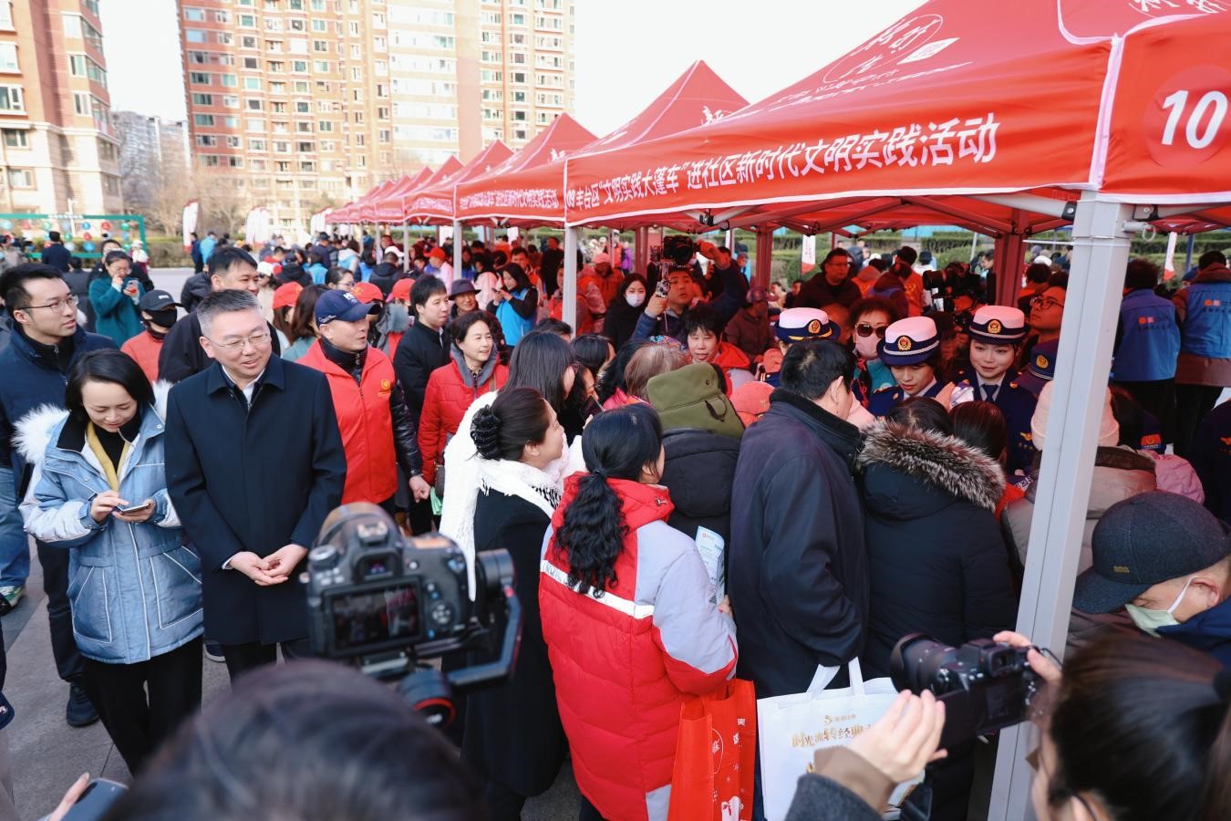清研集團(tuán)傳承雷鋒精神，助力新時代文明建設(shè)